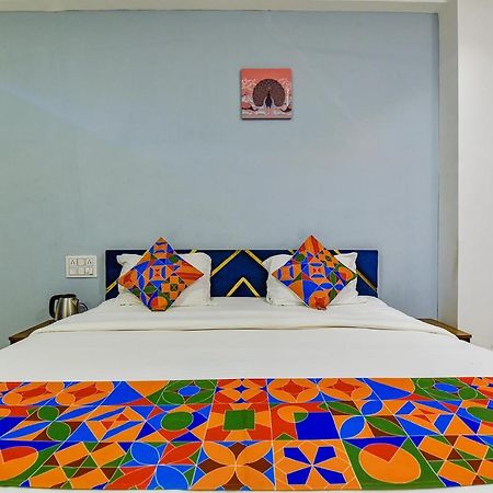 Fabhotel Code Сурат Екстериор снимка