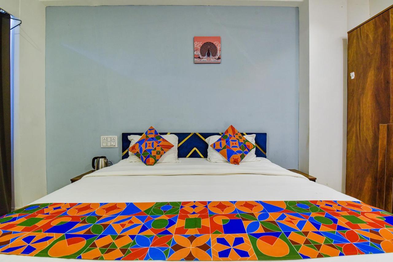 Fabhotel Code Сурат Екстериор снимка