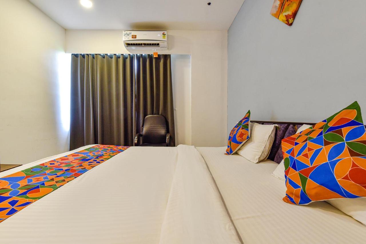 Fabhotel Code Сурат Екстериор снимка
