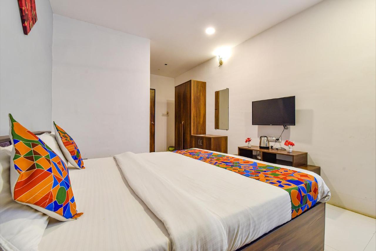 Fabhotel Code Сурат Екстериор снимка